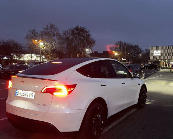 Білий Тесла Model Y, об'ємом двигуна 0 л та пробігом 52 тис. км за 30000 $, фото 2 на Automoto.ua