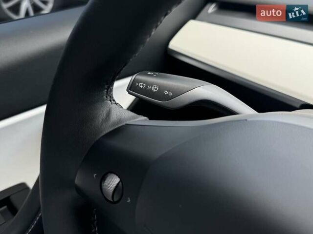 Белый Тесла Model Y, объемом двигателя 0 л и пробегом 34 тыс. км за 31999 $, фото 16 на Automoto.ua