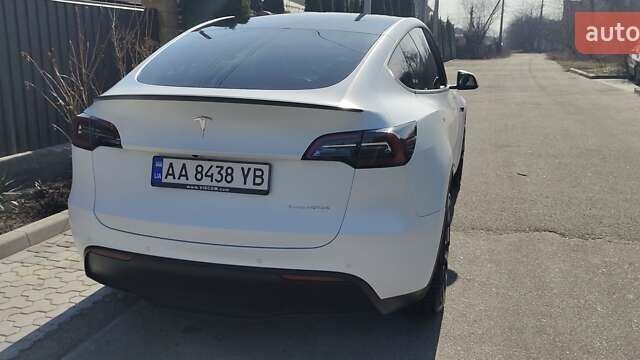Белый Тесла Model Y, объемом двигателя 0 л и пробегом 38 тыс. км за 34200 $, фото 5 на Automoto.ua