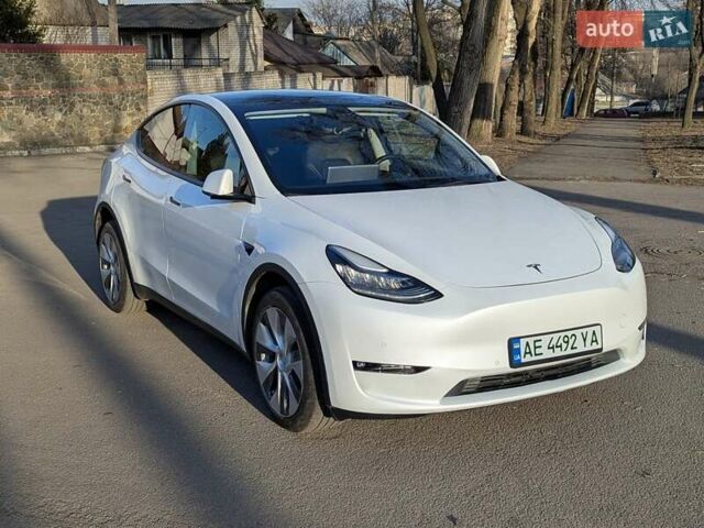 Білий Тесла Model Y, об'ємом двигуна 0 л та пробігом 101 тис. км за 23899 $, фото 2 на Automoto.ua