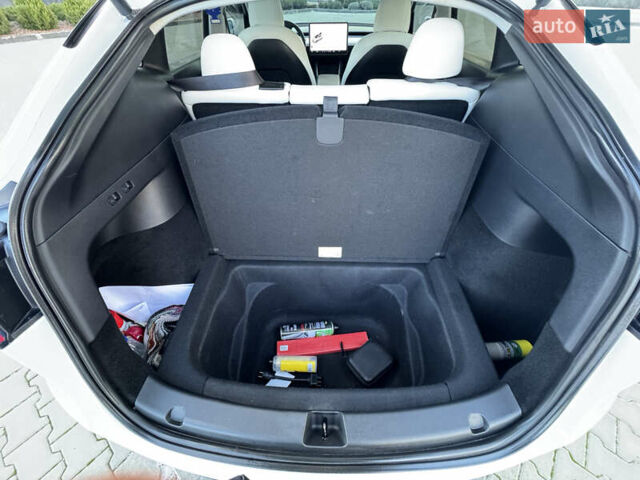 Білий Тесла Model Y, об'ємом двигуна 0 л та пробігом 83 тис. км за 24500 $, фото 20 на Automoto.ua