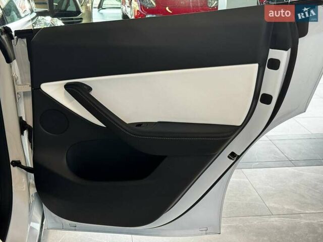 Белый Тесла Model Y, объемом двигателя 0 л и пробегом 1 тыс. км за 29500 $, фото 23 на Automoto.ua
