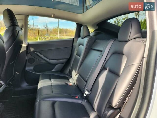 Белый Тесла Model Y, объемом двигателя 0 л и пробегом 98 тыс. км за 22500 $, фото 12 на Automoto.ua
