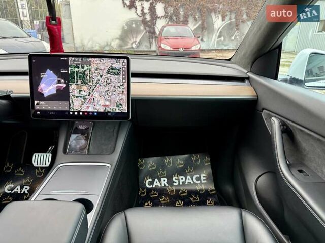 Белый Тесла Model Y, объемом двигателя 0 л и пробегом 88 тыс. км за 26999 $, фото 18 на Automoto.ua