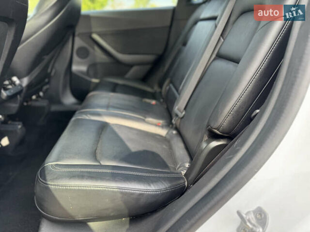 Білий Тесла Model Y, об'ємом двигуна 0 л та пробігом 119 тис. км за 19499 $, фото 14 на Automoto.ua