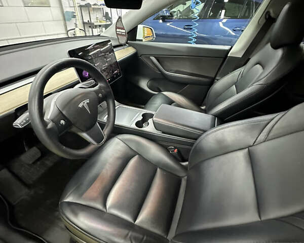 Білий Тесла Model Y, об'ємом двигуна 0 л та пробігом 75 тис. км за 21000 $, фото 10 на Automoto.ua