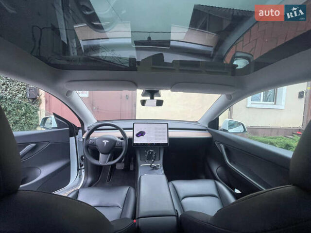 Белый Тесла Model Y, объемом двигателя 0 л и пробегом 83 тыс. км за 28000 $, фото 6 на Automoto.ua