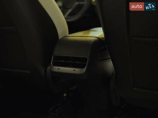 Белый Тесла Model Y, объемом двигателя 0 л и пробегом 58 тыс. км за 26250 $, фото 11 на Automoto.ua