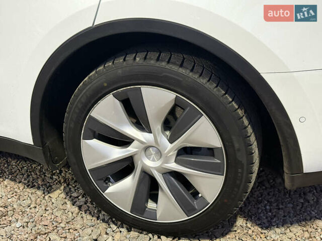 Белый Тесла Model Y, объемом двигателя 0 л и пробегом 128 тыс. км за 22600 $, фото 9 на Automoto.ua