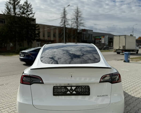 Білий Тесла Model Y, об'ємом двигуна 0 л та пробігом 69 тис. км за 21500 $, фото 9 на Automoto.ua