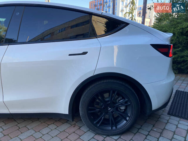 Белый Тесла Model Y, объемом двигателя 0 л и пробегом 39 тыс. км за 27300 $, фото 4 на Automoto.ua