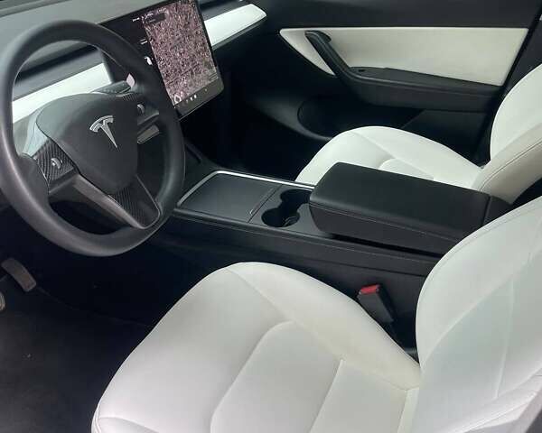 Білий Тесла Model Y, об'ємом двигуна 0 л та пробігом 76 тис. км за 20800 $, фото 5 на Automoto.ua