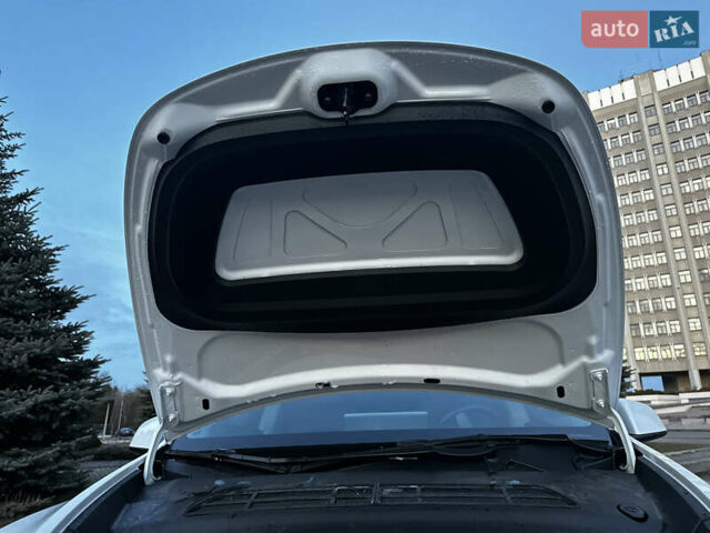 Белый Тесла Model Y, объемом двигателя 0 л и пробегом 55 тыс. км за 25450 $, фото 49 на Automoto.ua