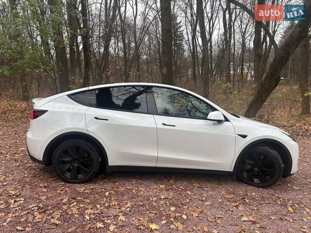 Белый Тесла Model Y, объемом двигателя 0 л и пробегом 118 тыс. км за 24500 $, фото 4 на Automoto.ua