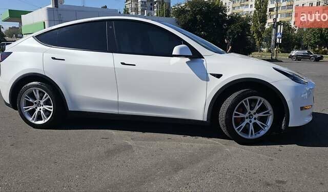 Белый Тесла Model Y, объемом двигателя 0 л и пробегом 119 тыс. км за 24000 $, фото 8 на Automoto.ua