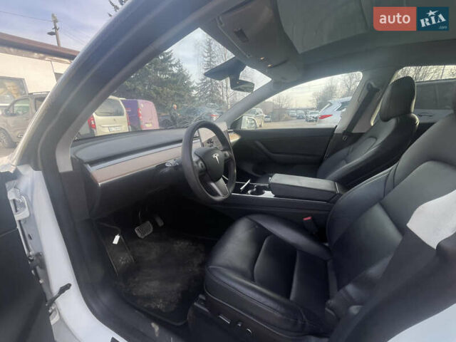 Белый Тесла Model Y, объемом двигателя 0 л и пробегом 70 тыс. км за 18500 $, фото 4 на Automoto.ua