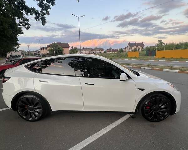 Белый Тесла Model Y, объемом двигателя 0 л и пробегом 131 тыс. км за 24900 $, фото 6 на Automoto.ua