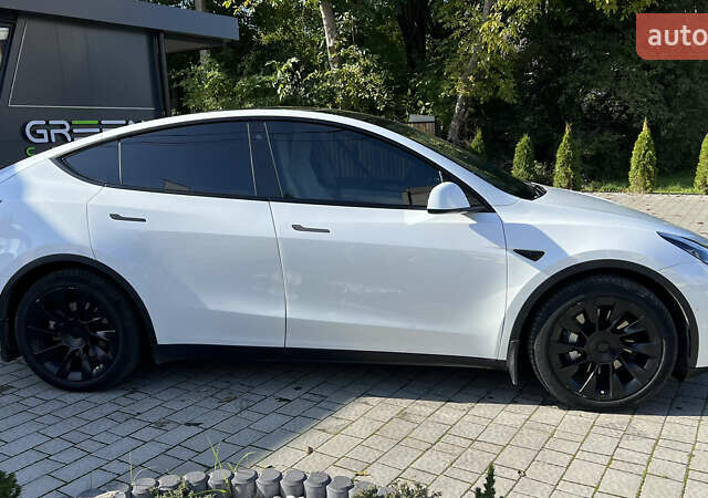 Белый Тесла Model Y, объемом двигателя 0 л и пробегом 88 тыс. км за 25700 $, фото 7 на Automoto.ua