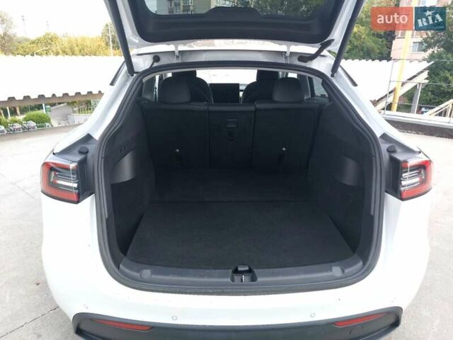 Белый Тесла Model Y, объемом двигателя 0 л и пробегом 58 тыс. км за 23400 $, фото 11 на Automoto.ua