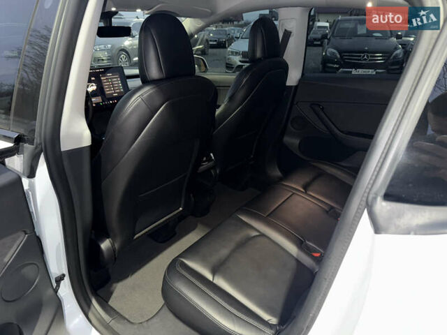 Белый Тесла Model Y, объемом двигателя 0 л и пробегом 128 тыс. км за 22600 $, фото 52 на Automoto.ua