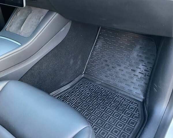 Белый Тесла Model Y, объемом двигателя 0 л и пробегом 70 тыс. км за 26750 $, фото 6 на Automoto.ua