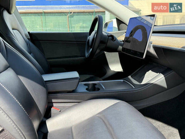 Белый Тесла Model Y, объемом двигателя 0 л и пробегом 110 тыс. км за 27750 $, фото 47 на Automoto.ua