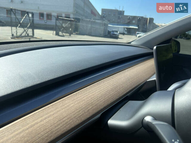 Белый Тесла Model Y, объемом двигателя 0 л и пробегом 63 тыс. км за 25500 $, фото 26 на Automoto.ua