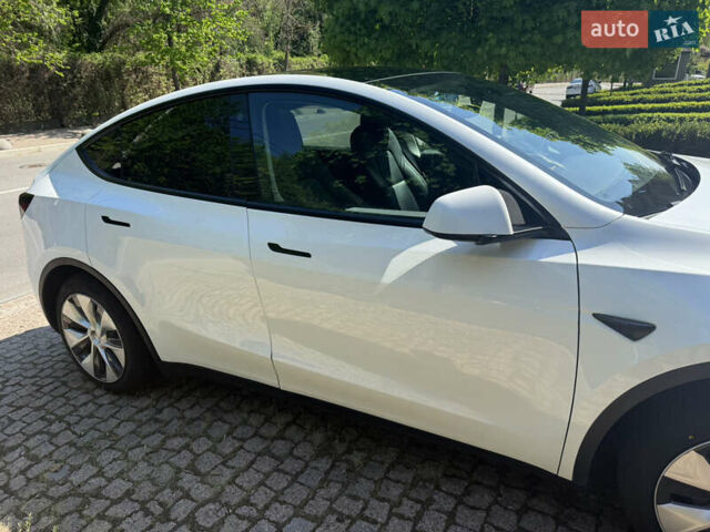 Белый Тесла Model Y, объемом двигателя 0 л и пробегом 72 тыс. км за 23999 $, фото 7 на Automoto.ua