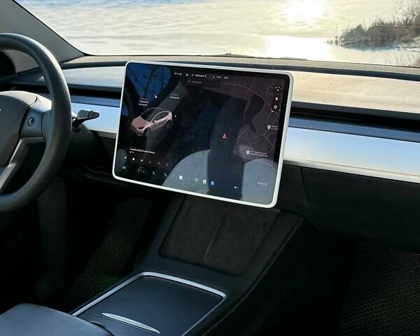 Білий Тесла Model Y, об'ємом двигуна 0 л та пробігом 88 тис. км за 27000 $, фото 16 на Automoto.ua
