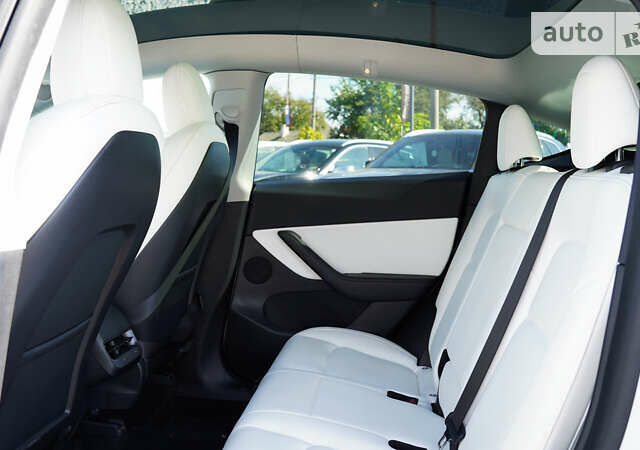 Белый Тесла Model Y, объемом двигателя 0 л и пробегом 30 тыс. км за 26900 $, фото 20 на Automoto.ua