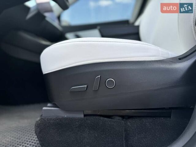 Белый Тесла Model Y, объемом двигателя 0 л и пробегом 34 тыс. км за 31999 $, фото 10 на Automoto.ua