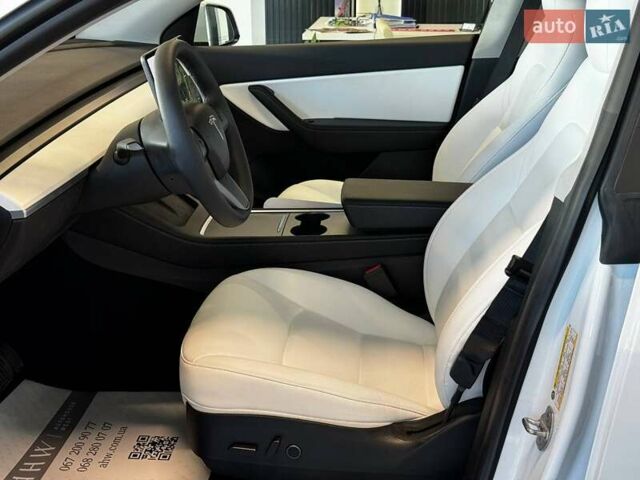 Белый Тесла Model Y, объемом двигателя 0 л и пробегом 1 тыс. км за 29500 $, фото 18 на Automoto.ua