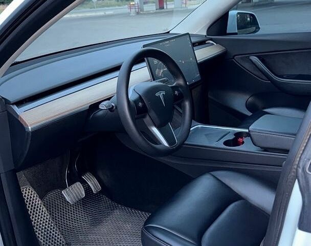 Белый Тесла Model Y, объемом двигателя 0 л и пробегом 80 тыс. км за 26500 $, фото 9 на Automoto.ua