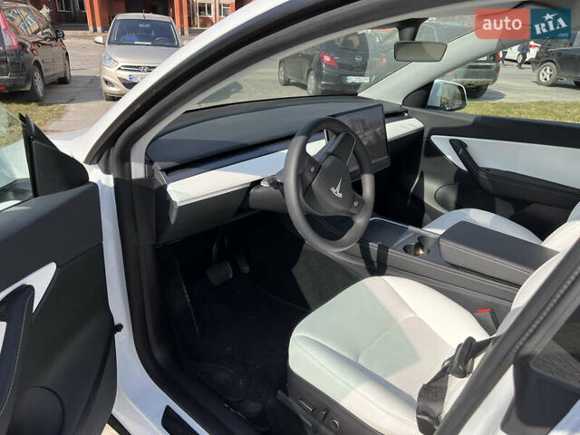 Білий Тесла Model Y, об'ємом двигуна 0 л та пробігом 15 тис. км за 27500 $, фото 5 на Automoto.ua