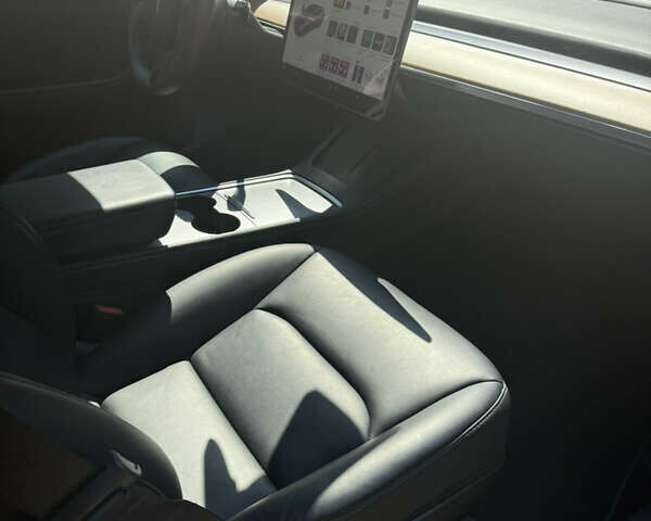 Белый Тесла Model Y, объемом двигателя 0 л и пробегом 72 тыс. км за 23999 $, фото 9 на Automoto.ua