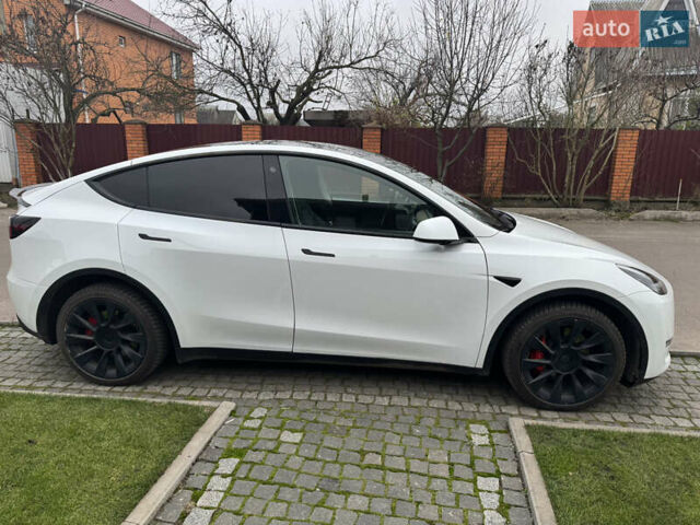 Белый Тесла Model Y, объемом двигателя 0 л и пробегом 47 тыс. км за 29500 $, фото 1 на Automoto.ua