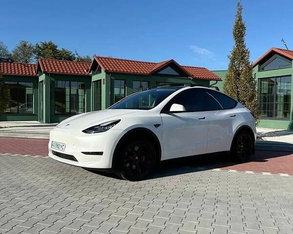 Тесла Model Y 2021 в Киеве на Automoto.ua Белый Тесла Model Y, объемом двигателя 0 л и пробегом 51 тыс. км за 27500 $, фото 8 на Automoto.ua
