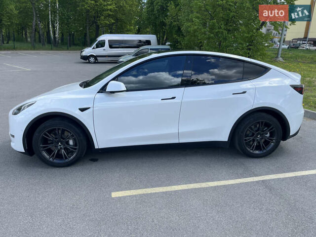 Белый Тесла Model Y, объемом двигателя 0 л и пробегом 40 тыс. км за 27900 $, фото 2 на Automoto.ua