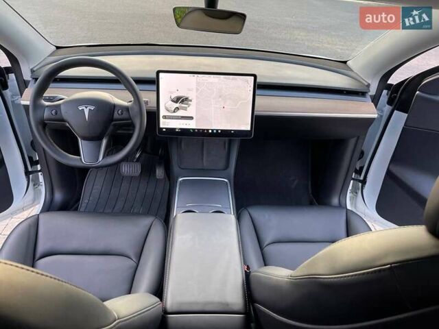 Белый Тесла Model Y, объемом двигателя 0 л и пробегом 16 тыс. км за 29900 $, фото 15 на Automoto.ua