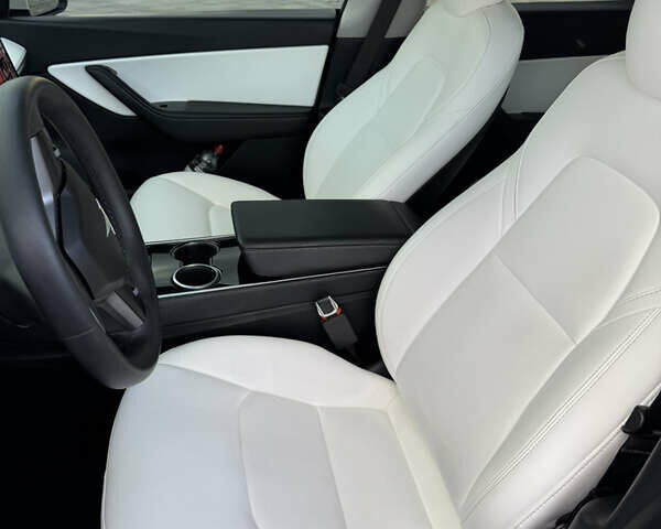 Білий Тесла Model Y, об'ємом двигуна 0 л та пробігом 83 тис. км за 24500 $, фото 12 на Automoto.ua