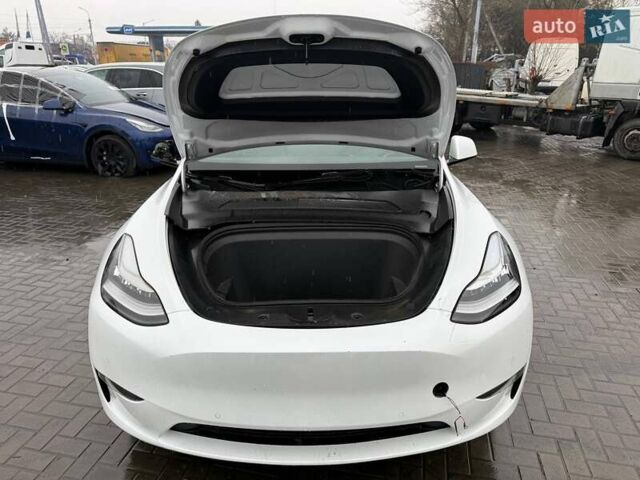 Белый Тесла Model Y, объемом двигателя 0 л и пробегом 120 тыс. км за 19000 $, фото 8 на Automoto.ua
