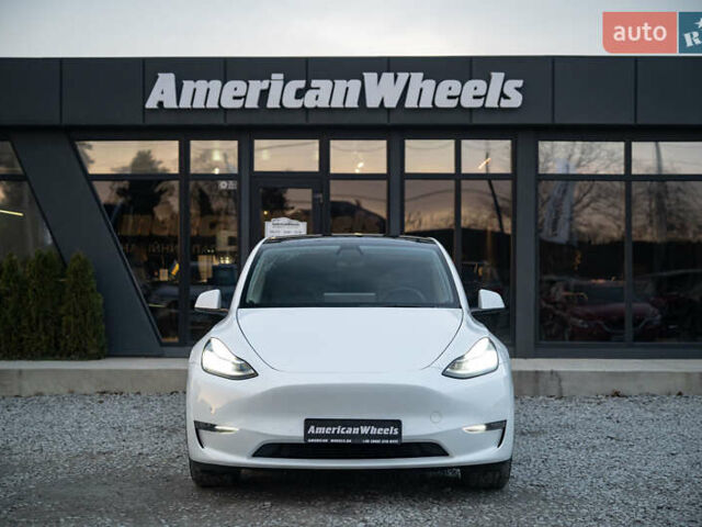 Белый Тесла Model Y, объемом двигателя 0 л и пробегом 69 тыс. км за 27500 $, фото 1 на Automoto.ua