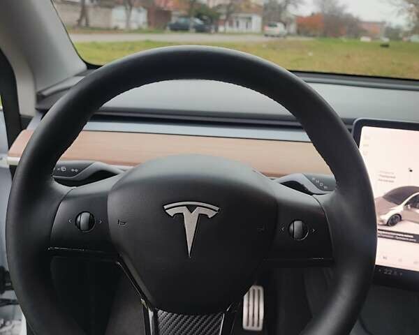 Белый Тесла Model Y, объемом двигателя 0 л и пробегом 59 тыс. км за 25999 $, фото 7 на Automoto.ua