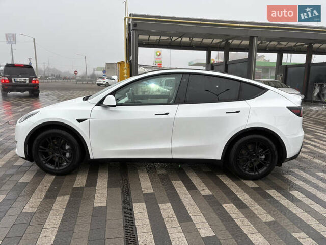 Белый Тесла Model Y, объемом двигателя 0 л и пробегом 88 тыс. км за 27500 $, фото 4 на Automoto.ua