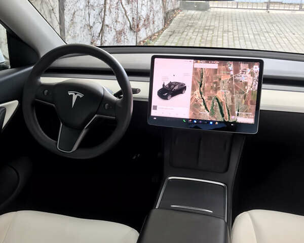 Белый Тесла Model Y, объемом двигателя 0 л и пробегом 31 тыс. км за 30000 $, фото 9 на Automoto.ua