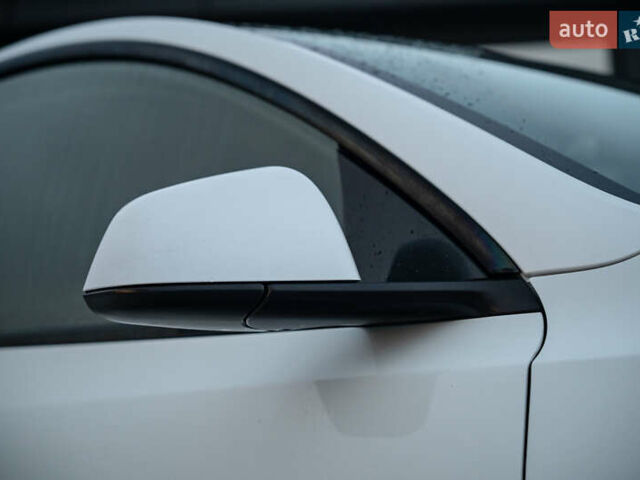 Белый Тесла Model Y, объемом двигателя 0 л и пробегом 69 тыс. км за 27500 $, фото 9 на Automoto.ua