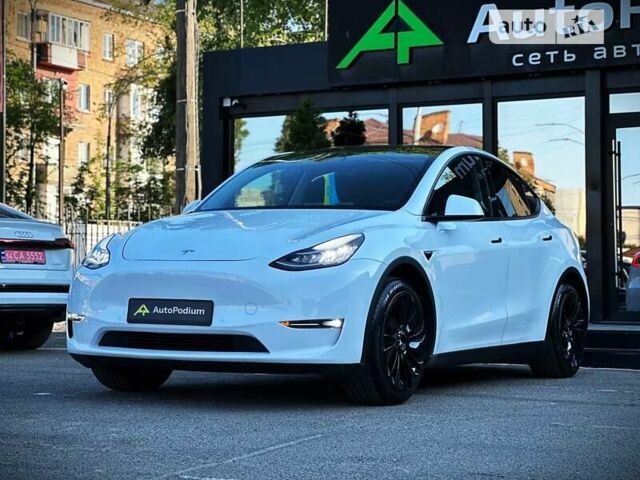 Білий Тесла Model Y, об'ємом двигуна 0 л та пробігом 33 тис. км за 39999 $, фото 2 на Automoto.ua