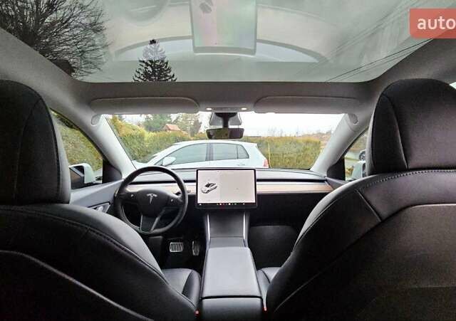 Белый Тесла Model Y, объемом двигателя 0 л и пробегом 99 тыс. км за 20000 $, фото 5 на Automoto.ua
