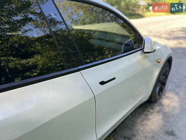 Білий Тесла Model Y, об'ємом двигуна 0 л та пробігом 117 тис. км за 23000 $, фото 23 на Automoto.ua