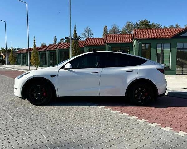 Тесла Model Y 2021 в Киеве на Automoto.ua Белый Тесла Model Y, объемом двигателя 0 л и пробегом 51 тыс. км за 27500 $, фото 2 на Automoto.ua